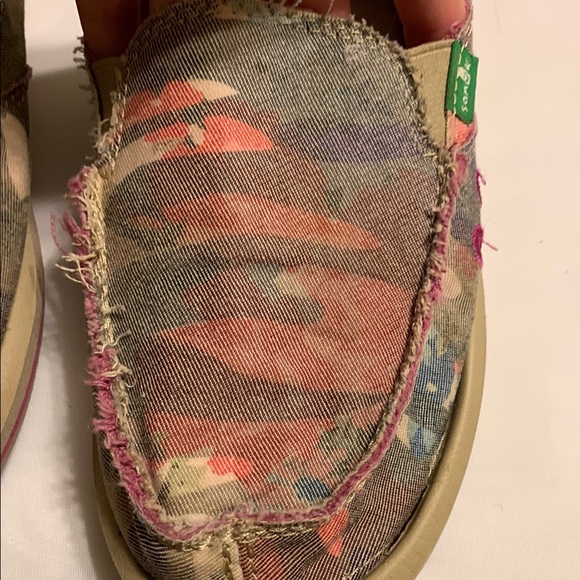 Sanuk Women’s Multicolor Slip-On Beach Loafers - Picture 8 of 9